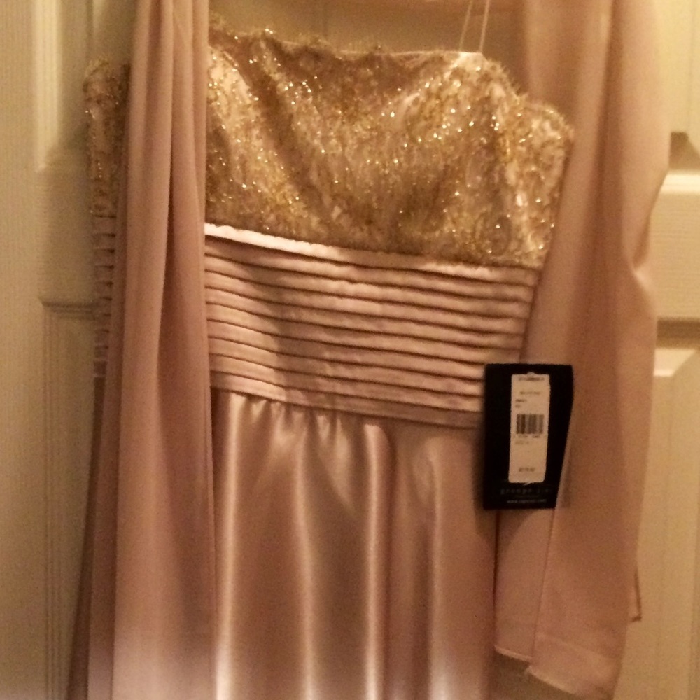 NEW JS Group beige/cream long dress and Shaw size 4 with tags